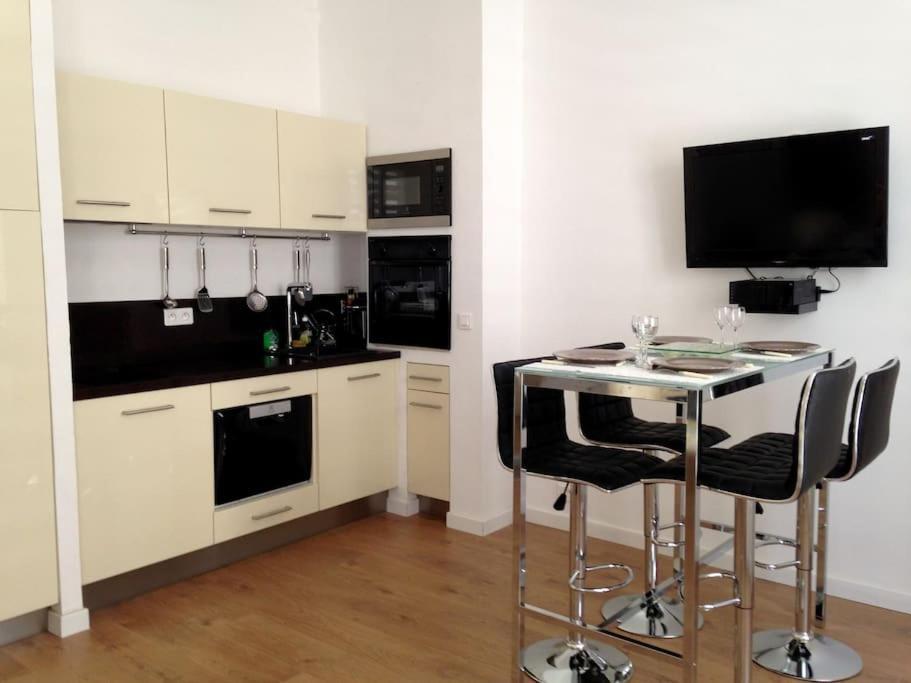 #28 1 Bdr Flat Ac Balcony Hper Central 10Mins To Beach & Old Town Nice Exterior photo